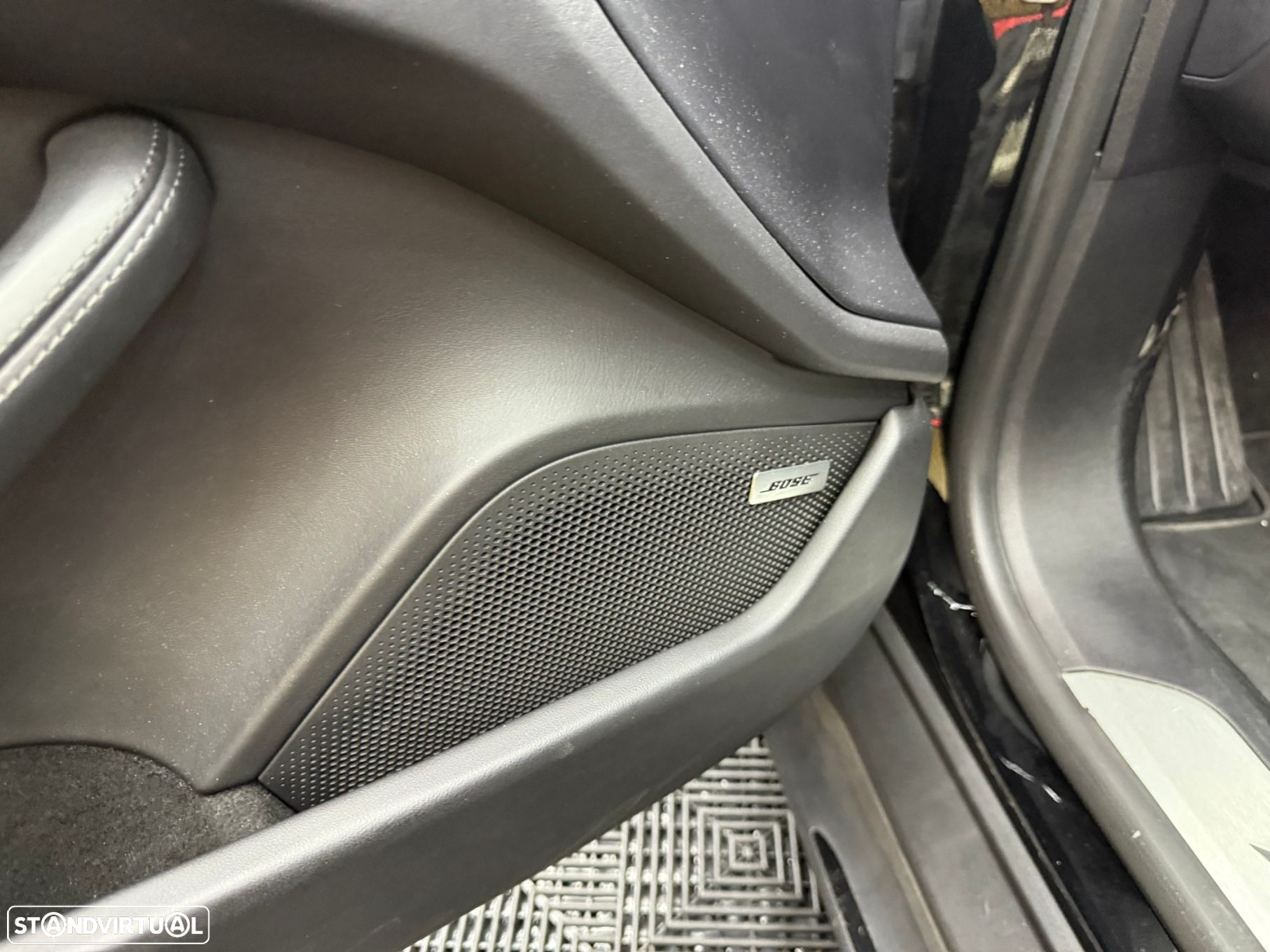 Porsche Taycan 4S bateria Performance Plus - 20