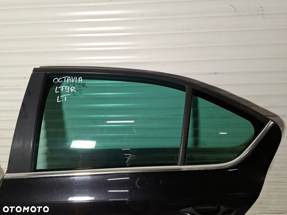Skoda Octavia III 5E 2016r 5-cio drzwiowy drzwi lewy tył kolor czarny LF9R - 4