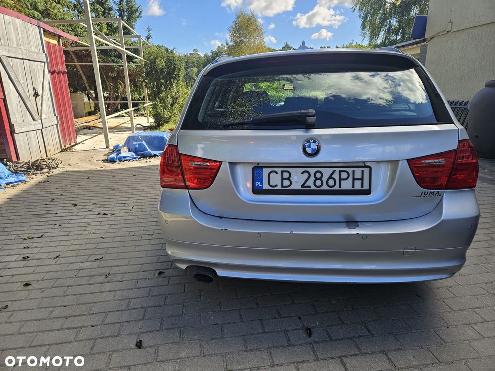 BMW Seria 3 320d DPF Efficient Dynamics Edition - 4