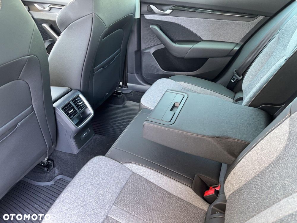Skoda Octavia 1.5 TSI mHEV Selection DSG - 18