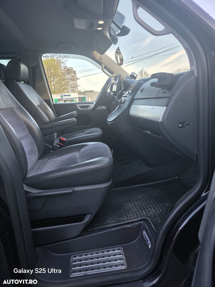 Volkswagen Multivan - 32