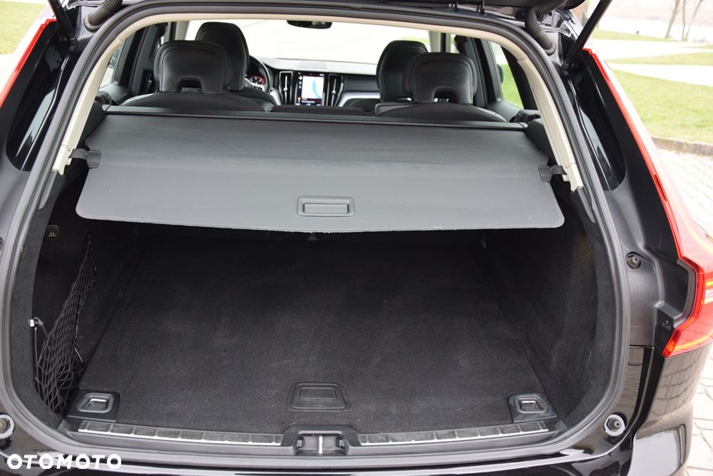 Volvo XC 60 B4 D AWD Geartronic Momentum - 27