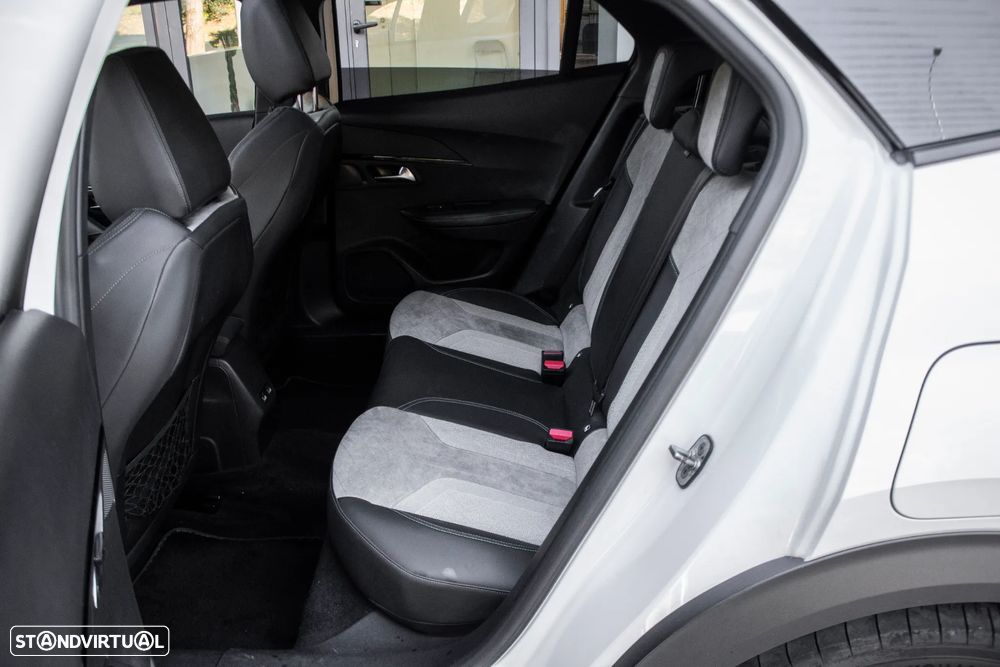 Peugeot e-2008 GT - 31