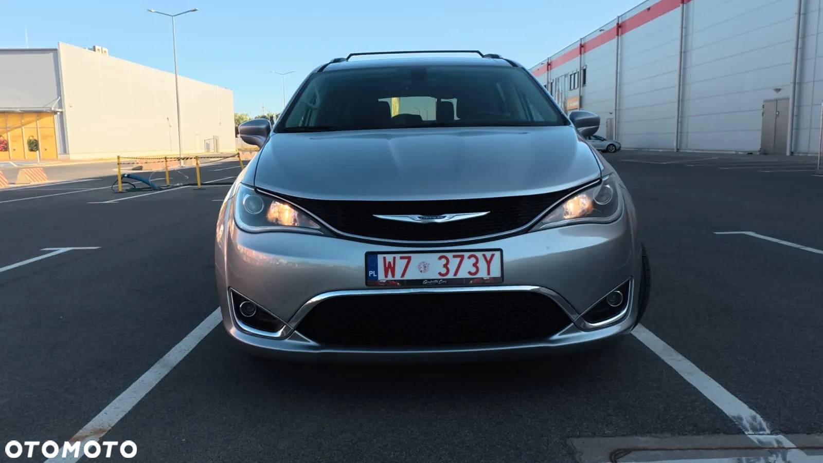 Chrysler Pacifica - 11