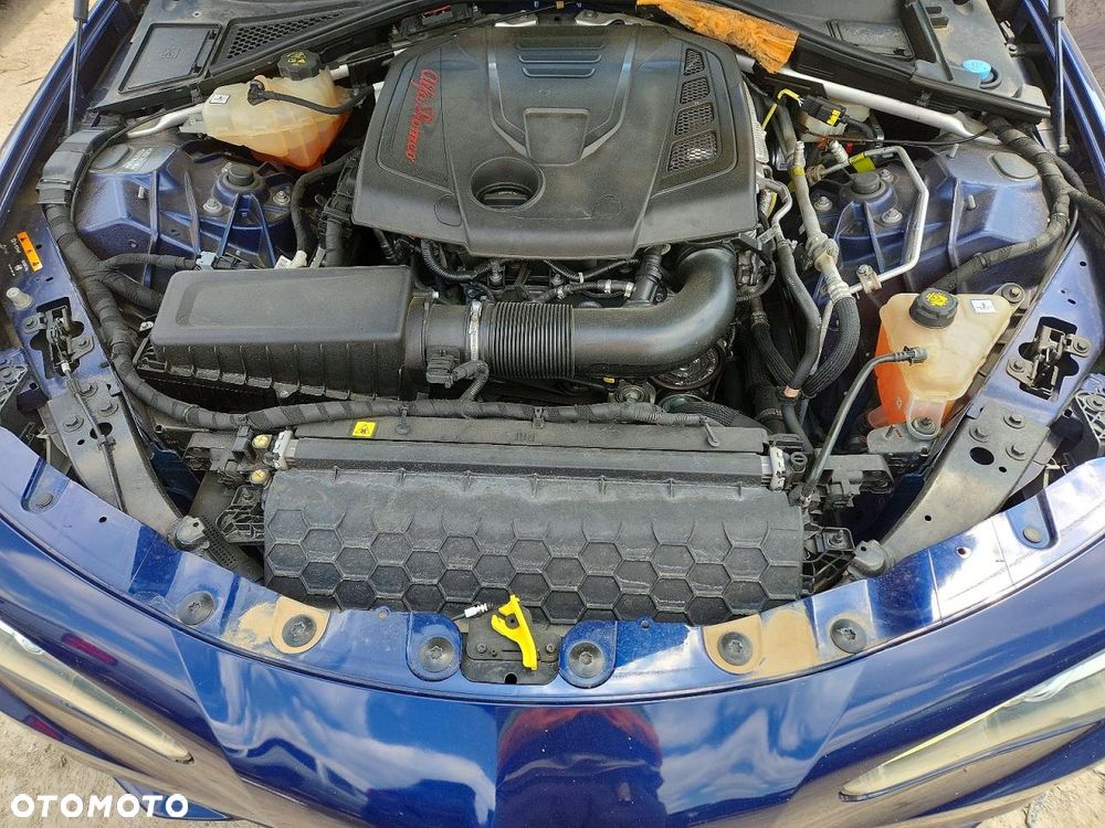 Alfa Romeo Giulia 2.0 Turbo 16V AT8-Q4 Ti - 10