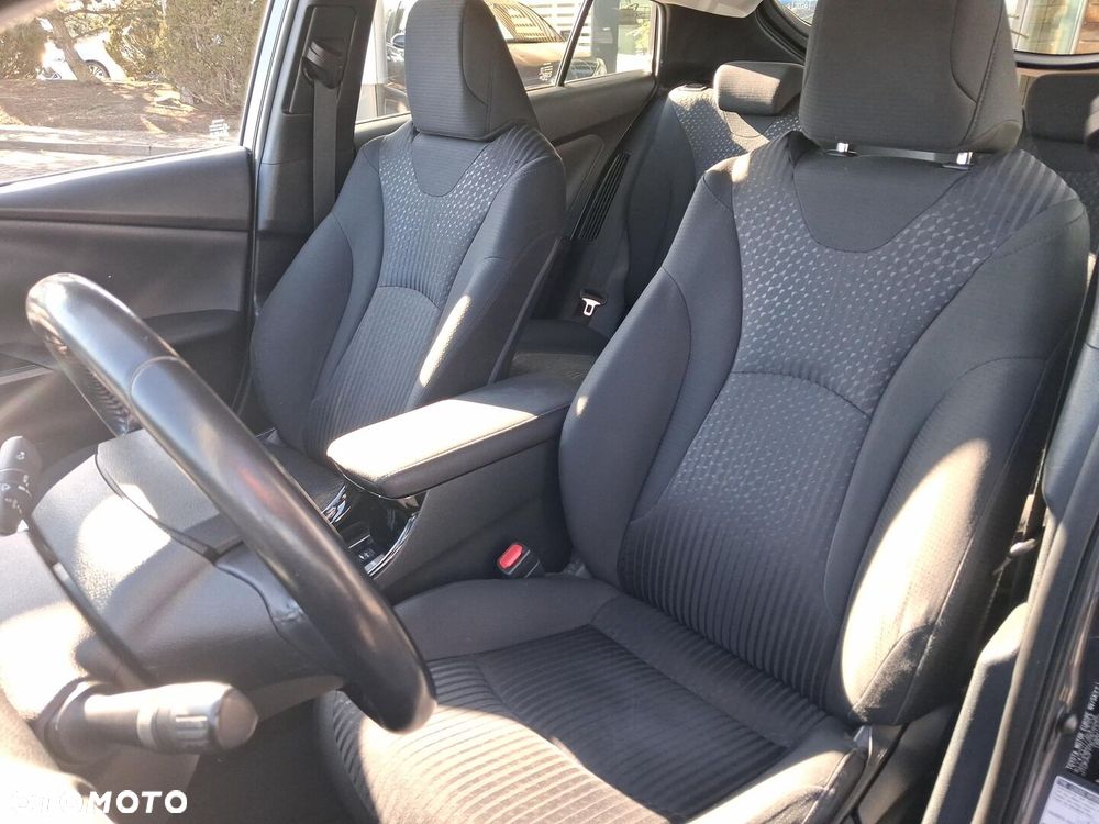 Toyota Prius Hybrid Comfort - 11
