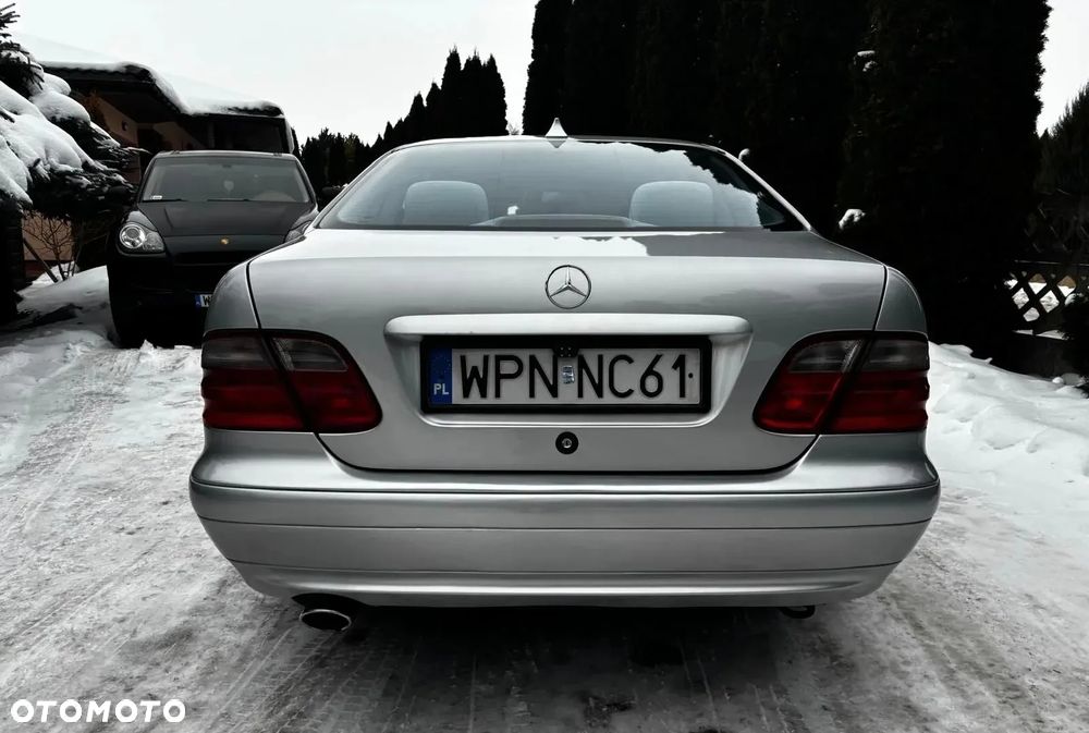 Mercedes-Benz CLK - 12