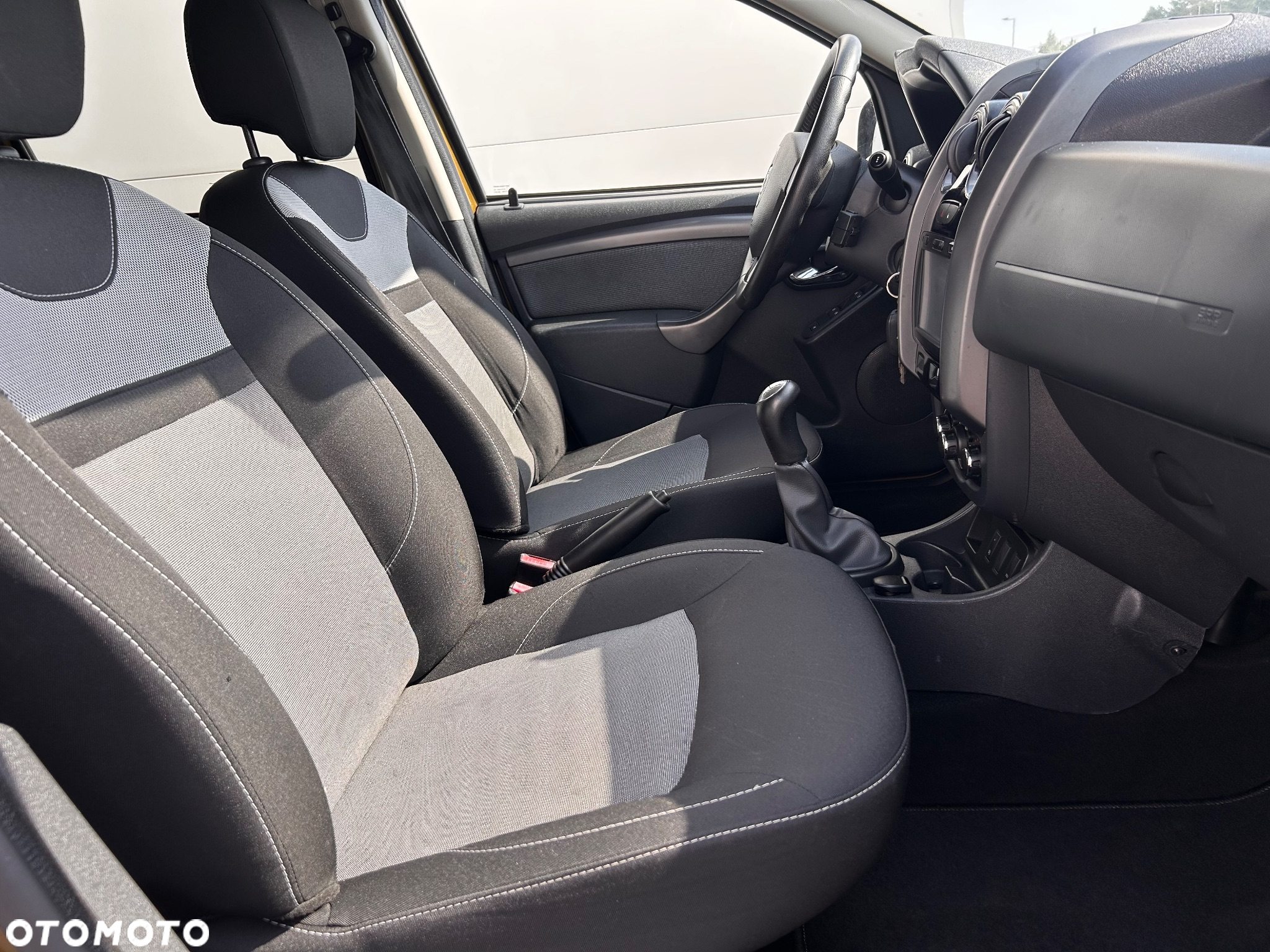Dacia Duster 1.6 SCe Laureate S&S - 18