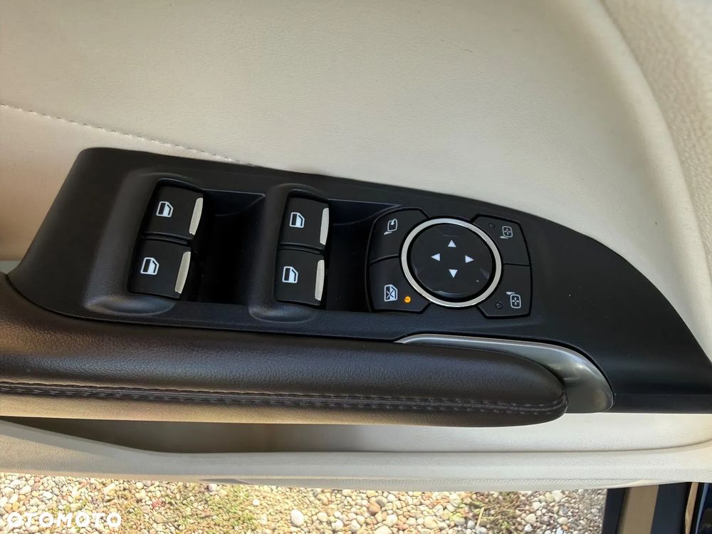 Lincoln MKC - 34