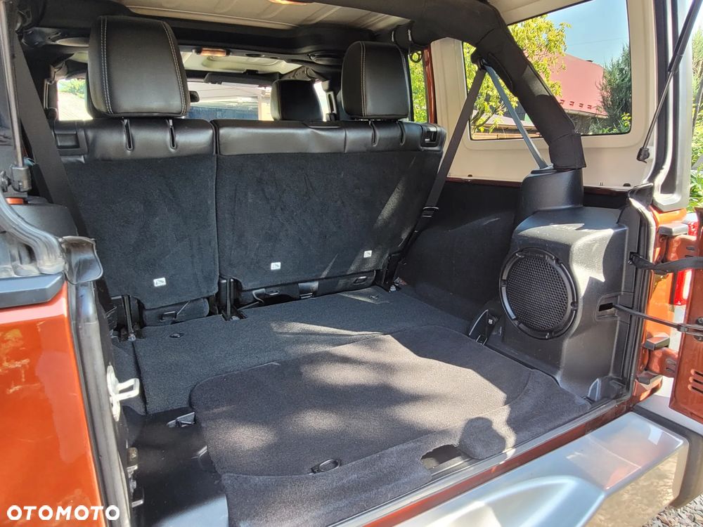 Jeep Wrangler 3.6 Unlim Sahara - 18