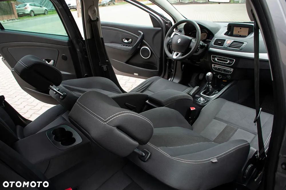 Renault Megane TCe 180 Dynamique - 25