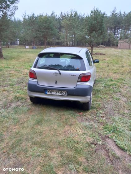 Toyota Yaris 1.0 Base - 2