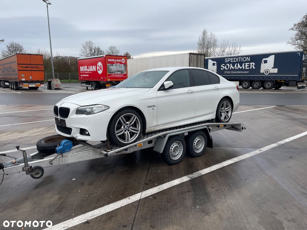 BMW Seria 5 525d Sport-Aut - 1