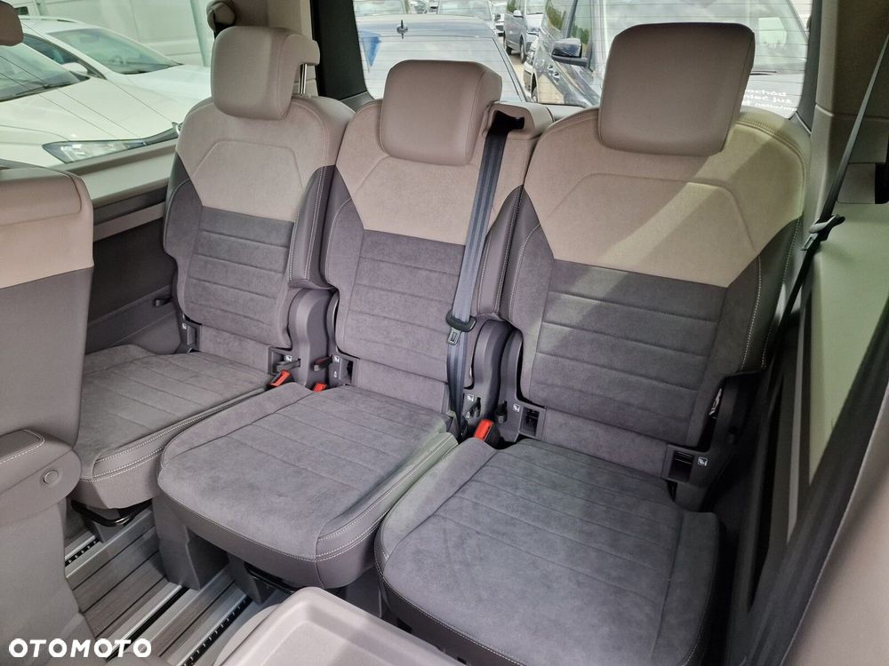 Volkswagen Multivan - 18