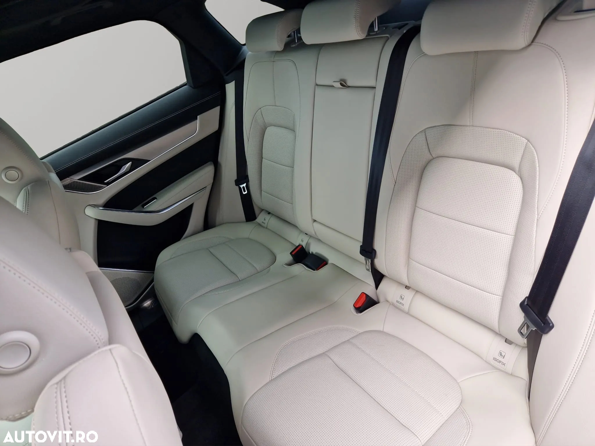 Jaguar F-Pace D200 AWD R-Dynamic SE - 13