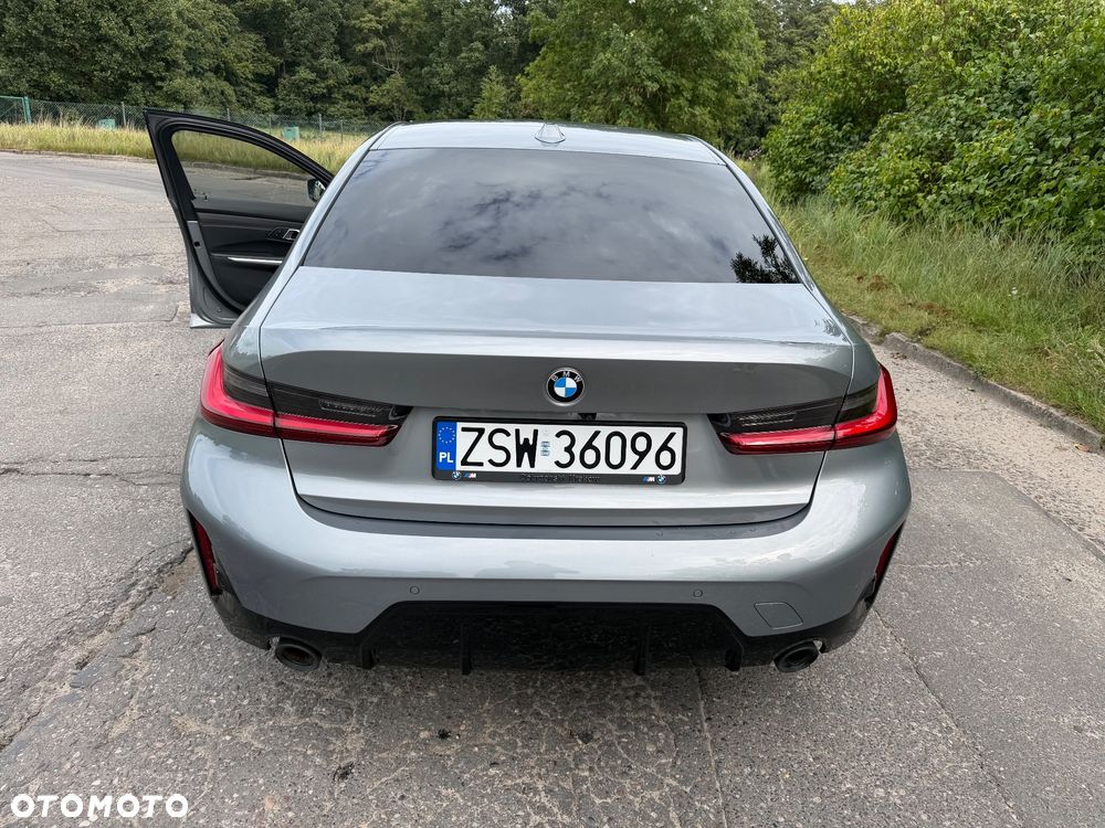 BMW Seria 3 320i xDrive M Sport - 38
