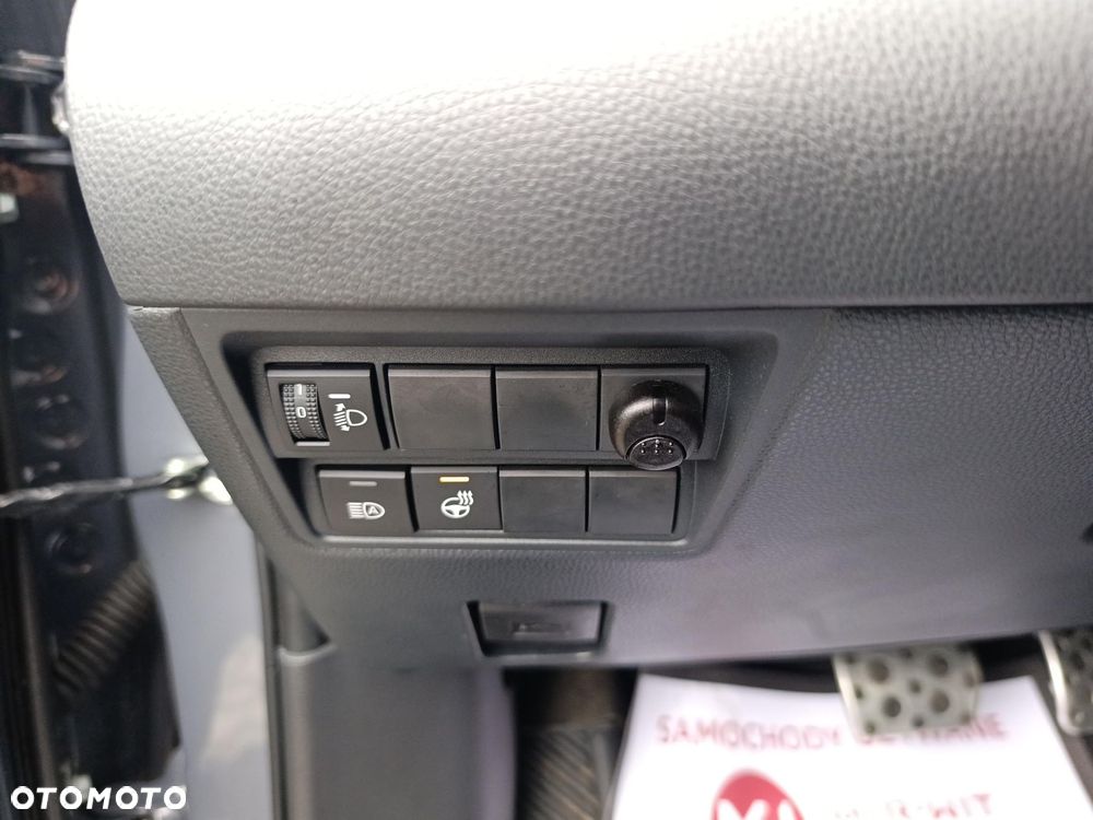 Toyota Yaris Hybrid 1.5 GR Sport - 28