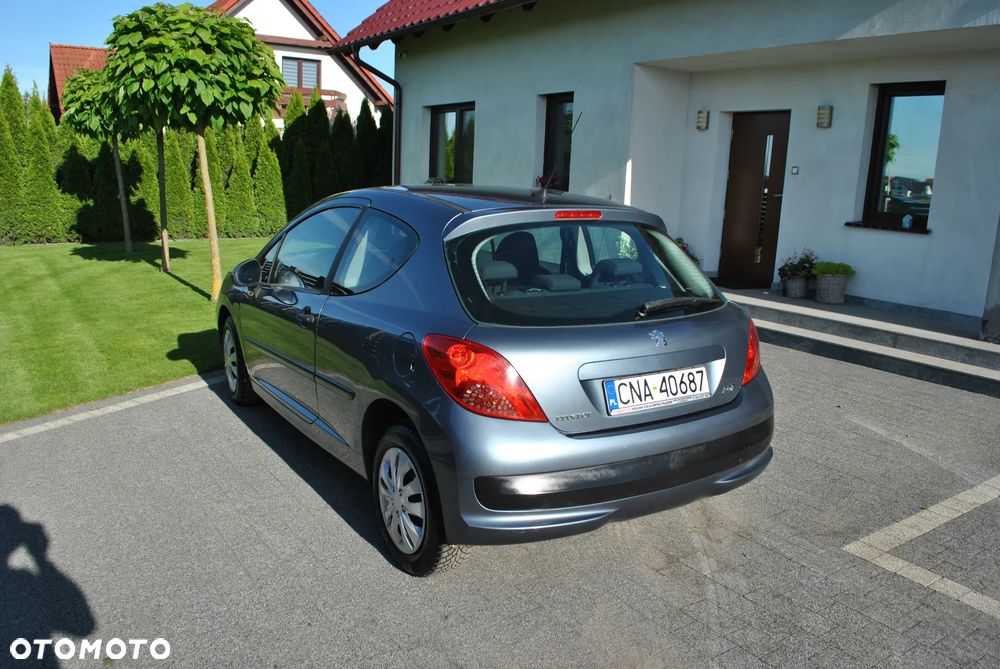 Peugeot 207 1.4 16V Trendy - 3