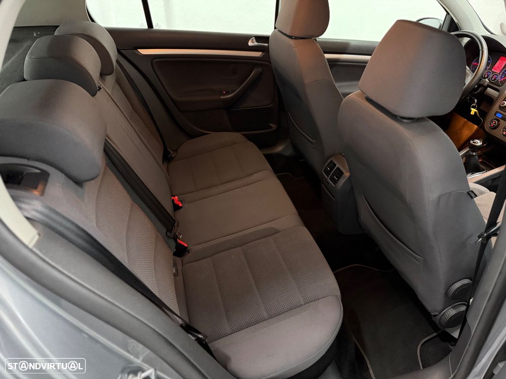 VW Golf 1.9 TDi BlueM. Trend. AC - 26