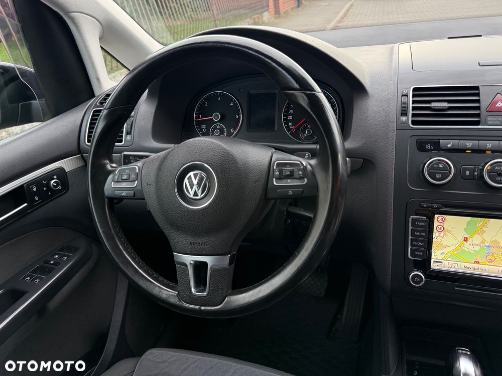 Volkswagen Touran 2.0 TDI DPF DSG Highline - 16