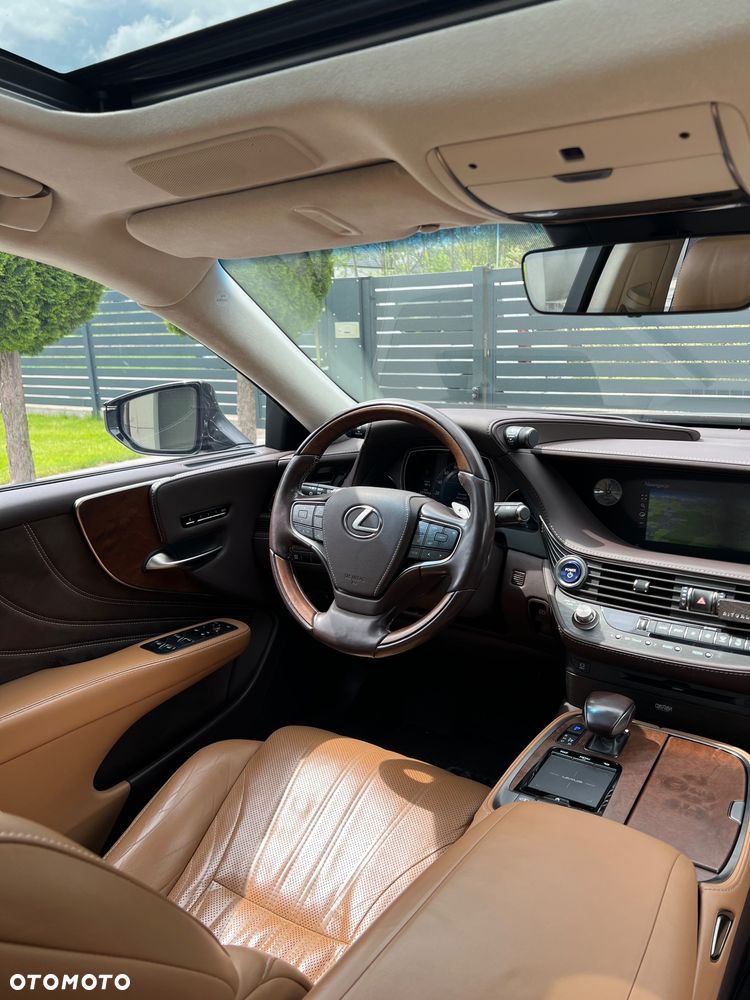 Lexus LS - 23