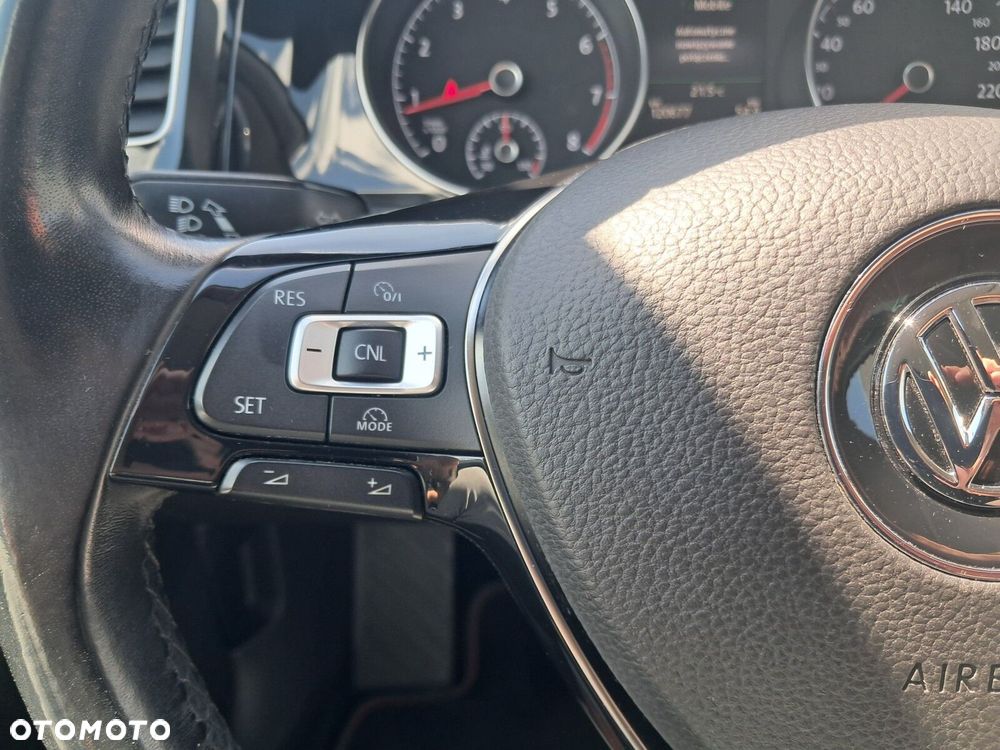Volkswagen Golf - 16