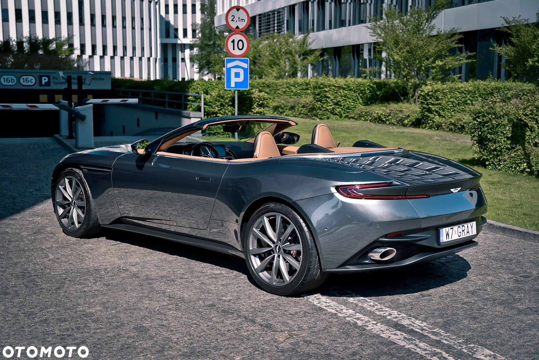 Aston Martin DB11 V8 Volante - 5