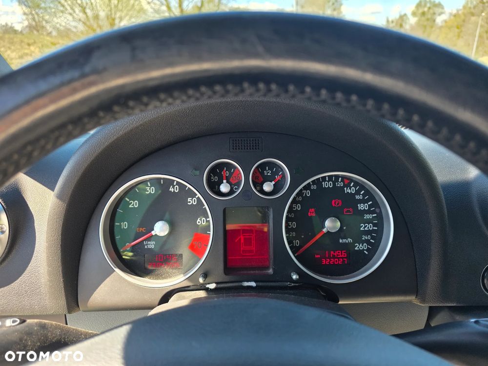 Audi TT Coupé 1.8T Quattro - 8