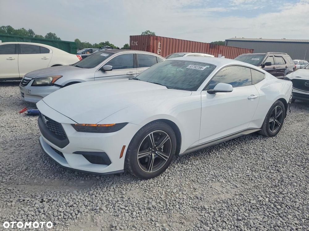 Ford Mustang - 1
