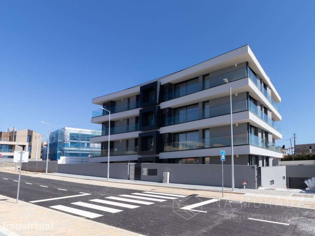 Apartamento T3 com terraço de 40 m² em São Félix da Marinha - Widok 2