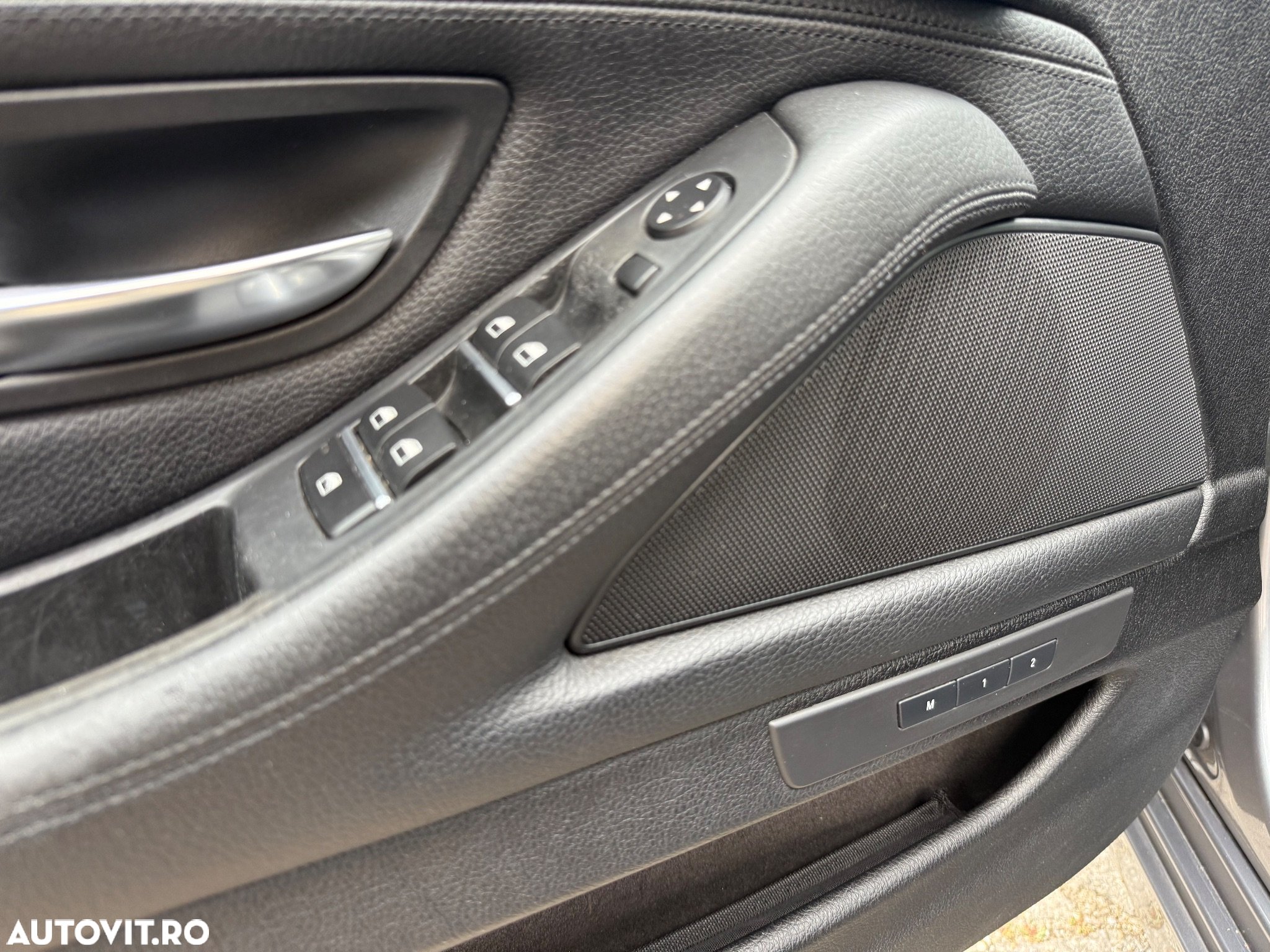 BMW Seria 5 520i Aut. Luxury Line - 8