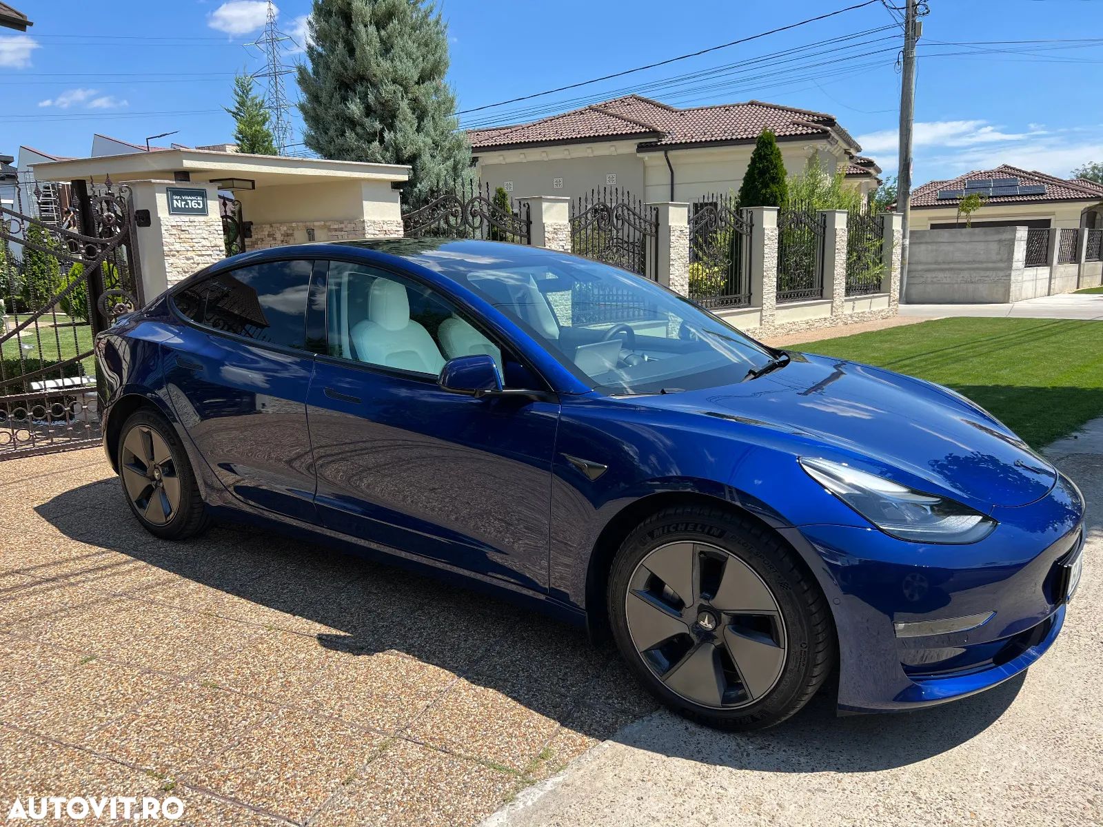 Tesla Model 3 - 1