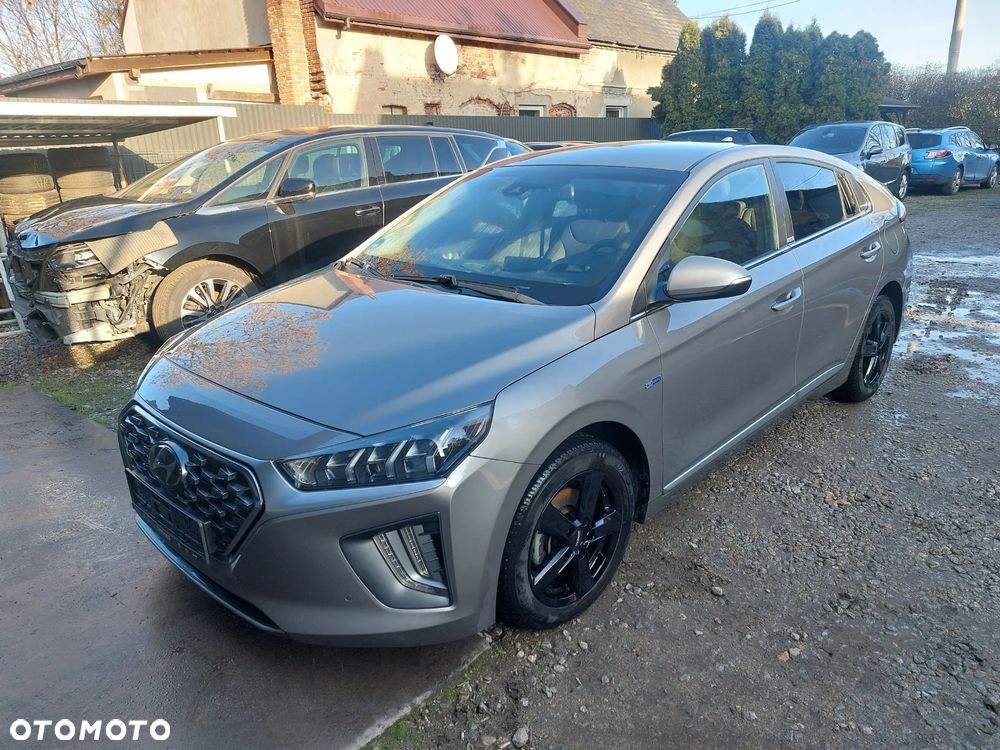 Hyundai IONIQ 1.6 GDI Premium - 1