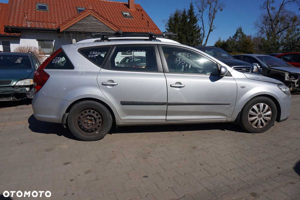 KIA CEED I LIFT KOMBI 2011 9S 1.6 16V G4FC 123KM M6CF1 SREBRNY na części - 6