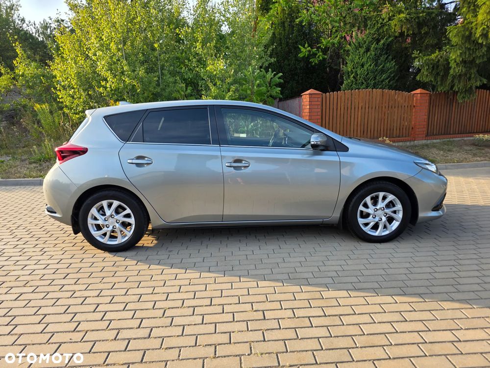 Toyota Auris 1.6 Premium - 8