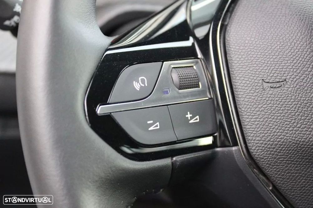 Peugeot 208 1.2 PureTech Active - 12