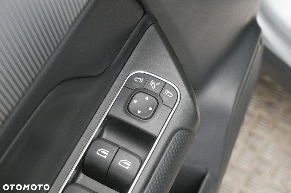 Mercedes-Benz GLB - 29