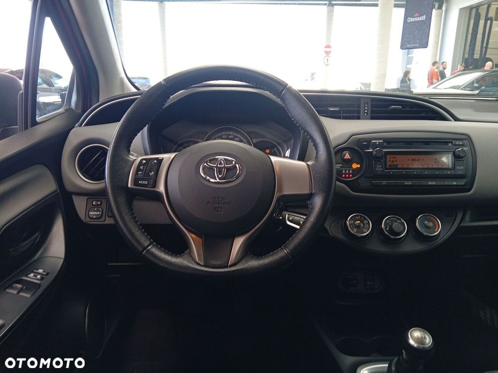 Toyota Yaris 1.0 Active EU6 - 16