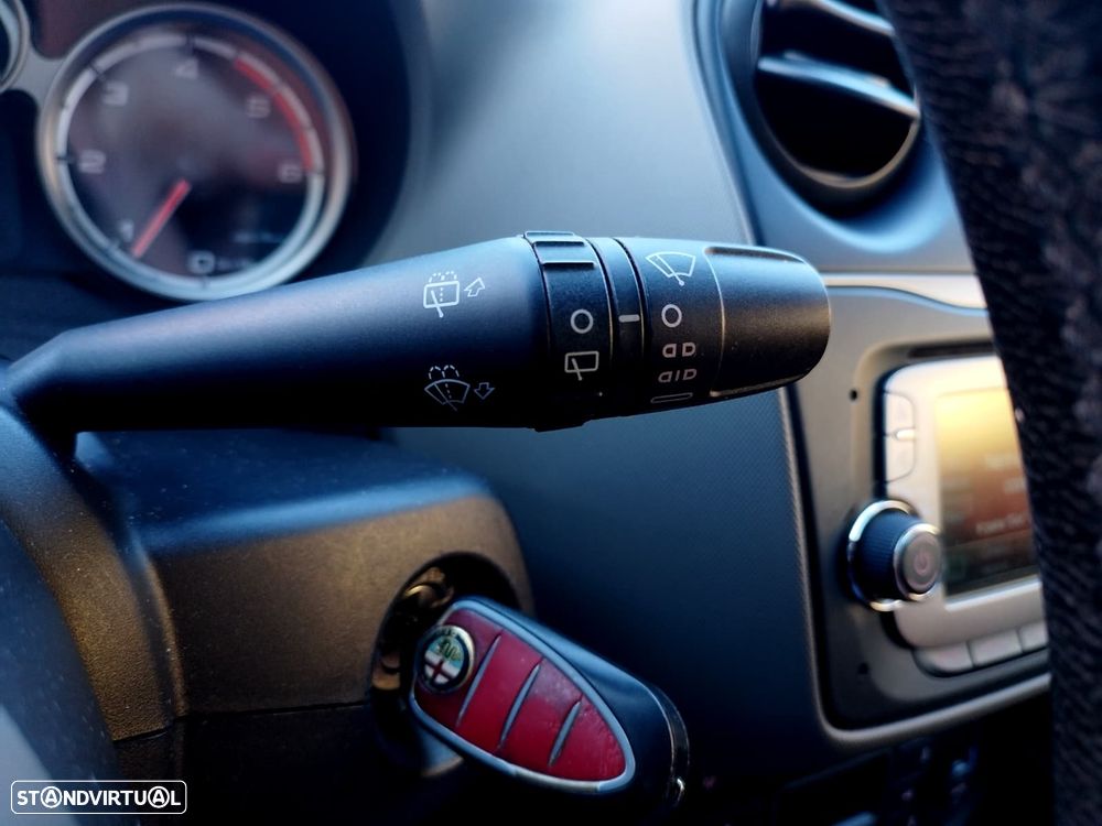 Alfa Romeo MiTo 1.3 JTD Distinctive S&S - 37