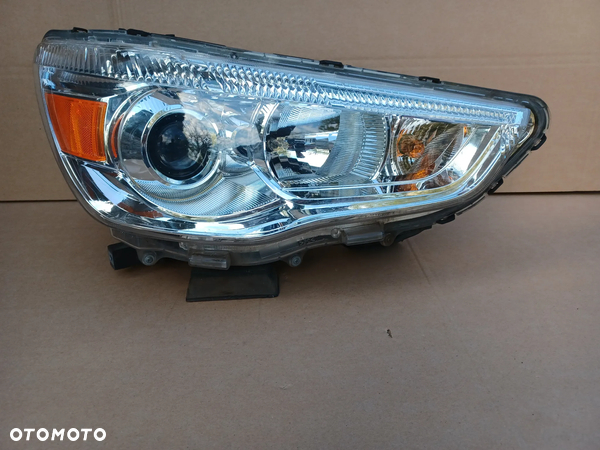 Lampa przednia prawa Mitsubishi ASX oryg