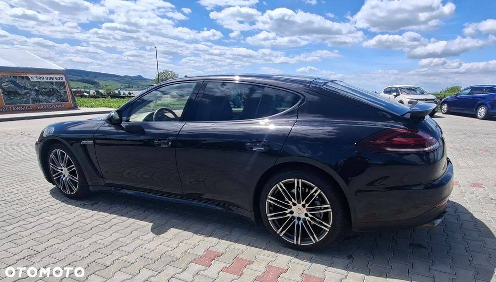 Porsche Panamera 4S - 3