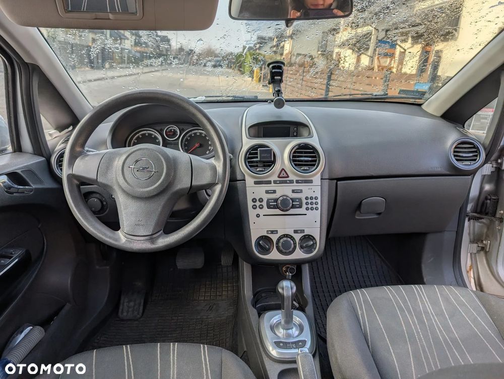 Opel Corsa 1.2 16V Essentia Easytronic - 4