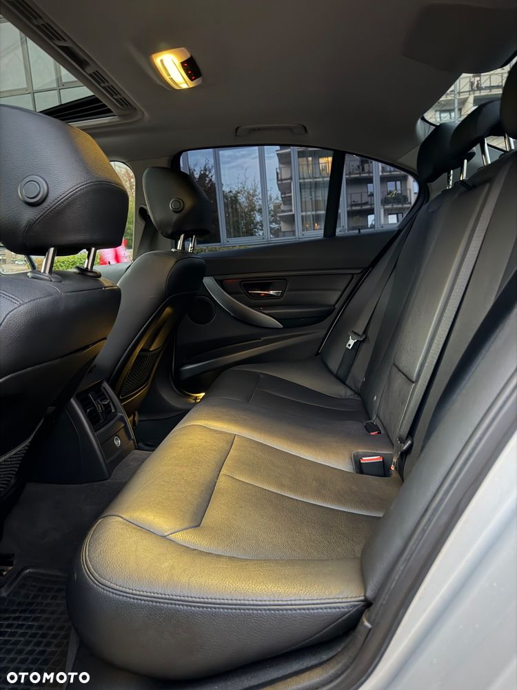 BMW Seria 3 328i - 11