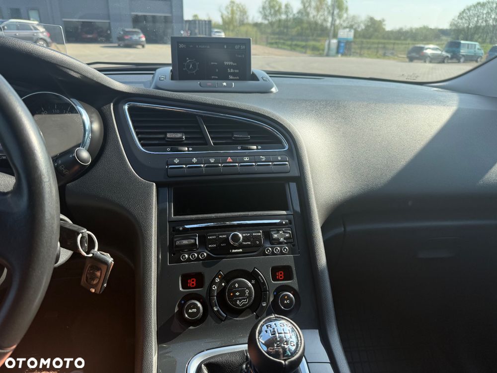Peugeot 5008 2.0 HDi Allure 7os - 26