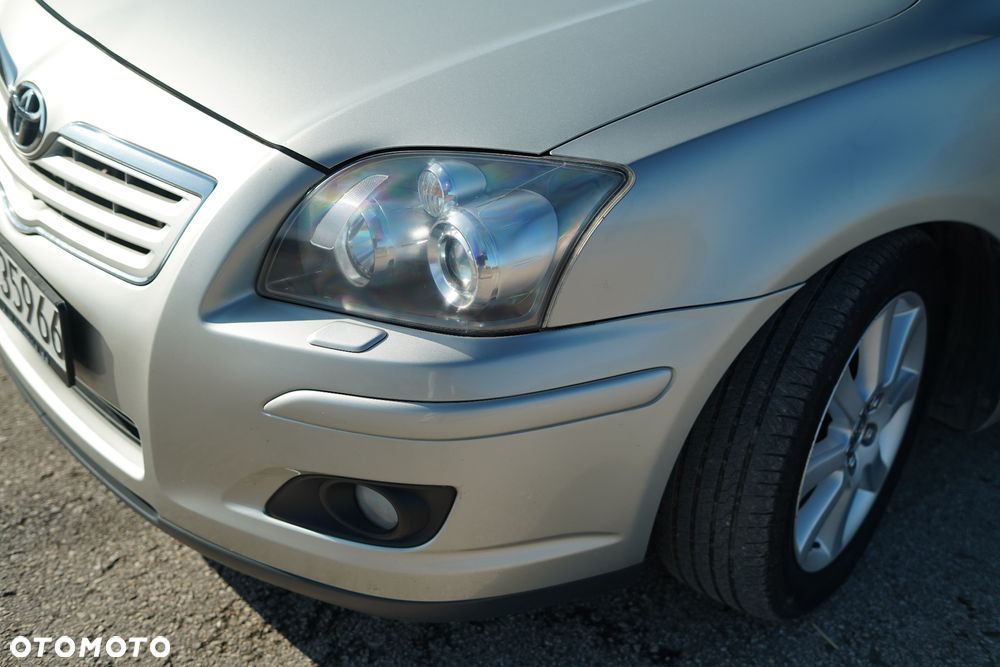 Toyota Avensis - 11