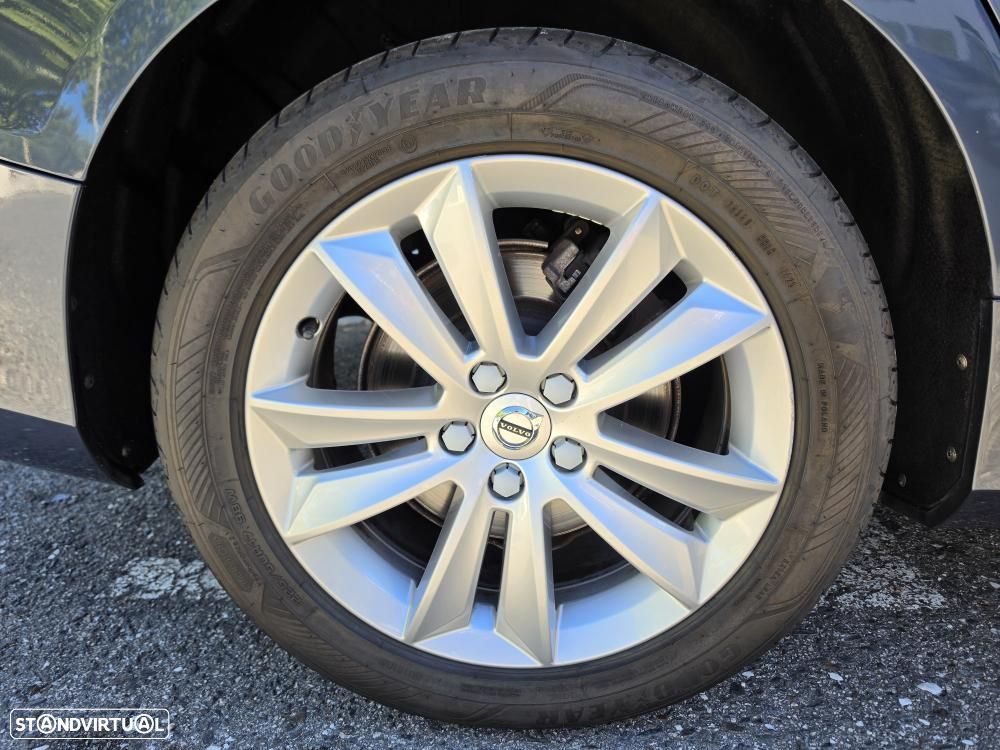 Volvo V60 2.0 B4 Momentum Geartronic - 16