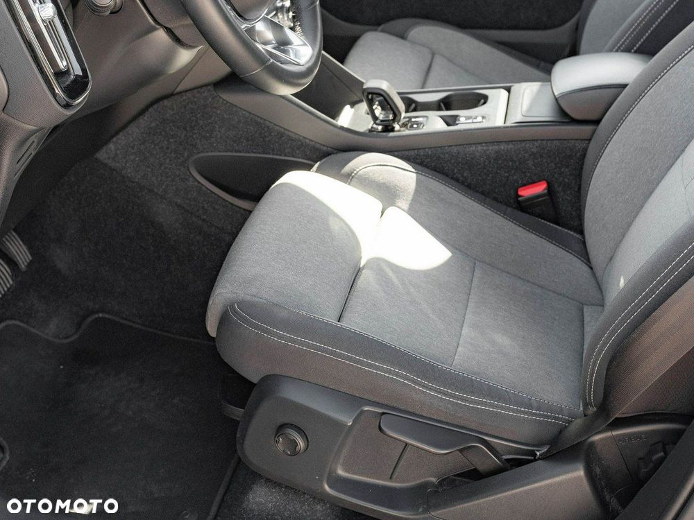 Volvo XC 40 B3 Core - 14