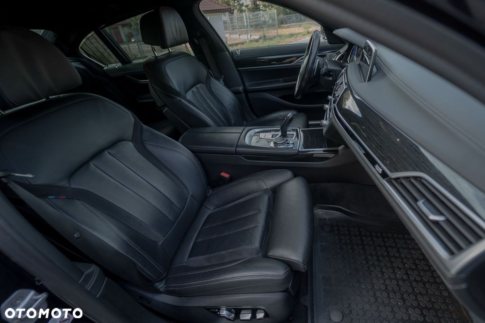 BMW Seria 7 - 31