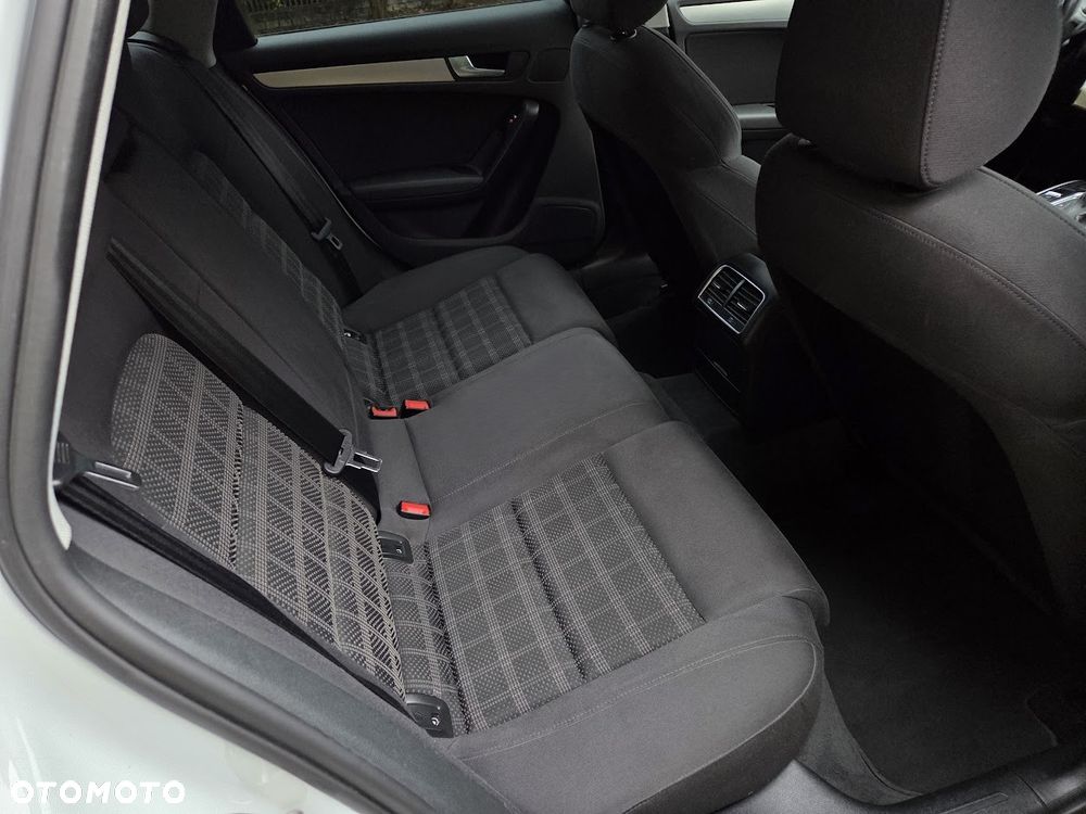 Audi A4 Avant 2.0 TDI DPF quattro S tronic S line Sportpaket - 27