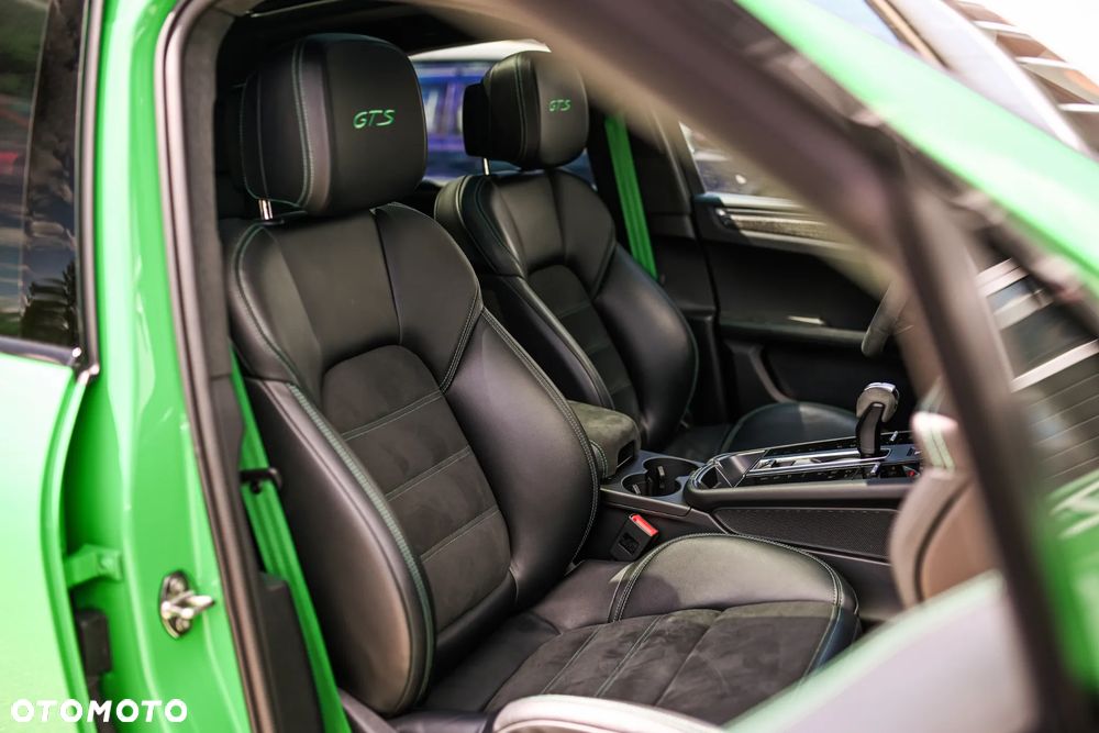 Porsche Macan - 33